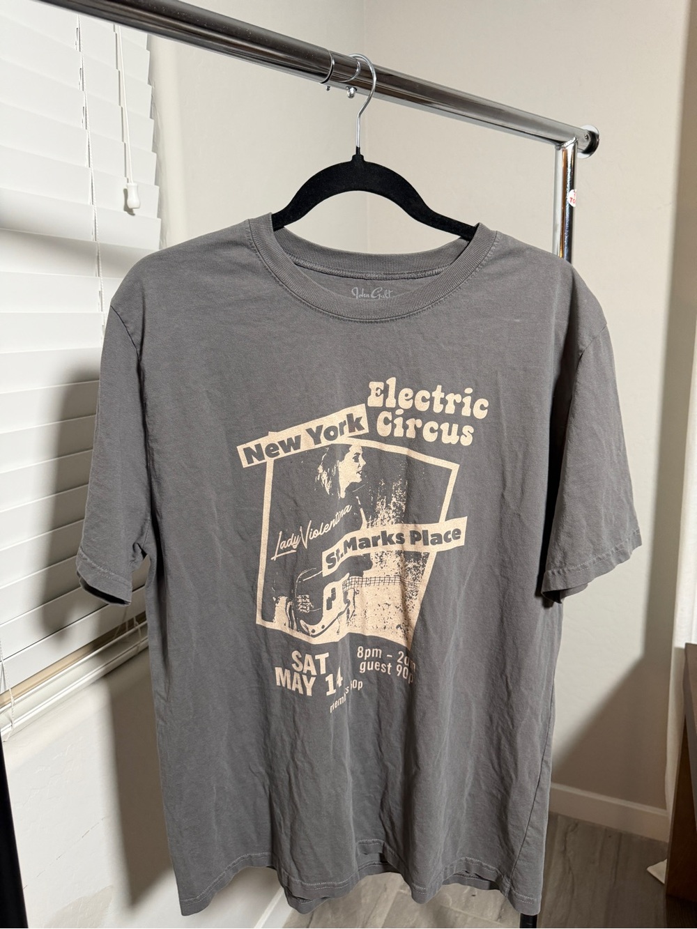 Brandy Melville Gray Electric Circus New York Graphic Tee